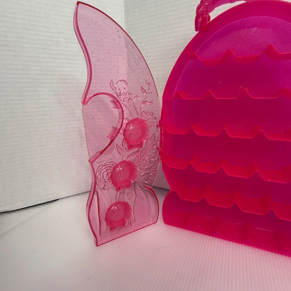 Hatchimals Colleggtibles Lot Pink Collectors Case with 25 Hatchimals Rare Figure